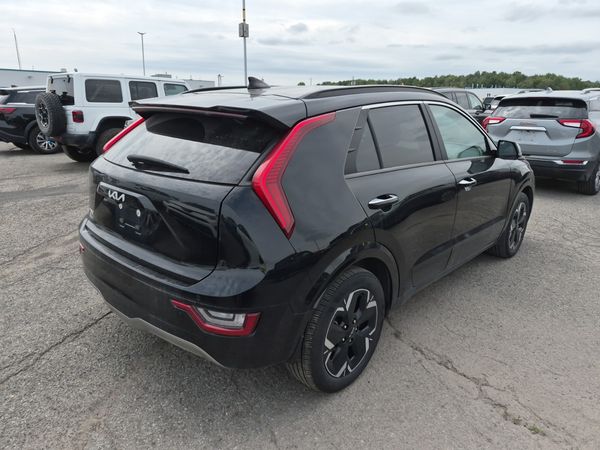 2023 Kia NIRO EV LIMITED Wave