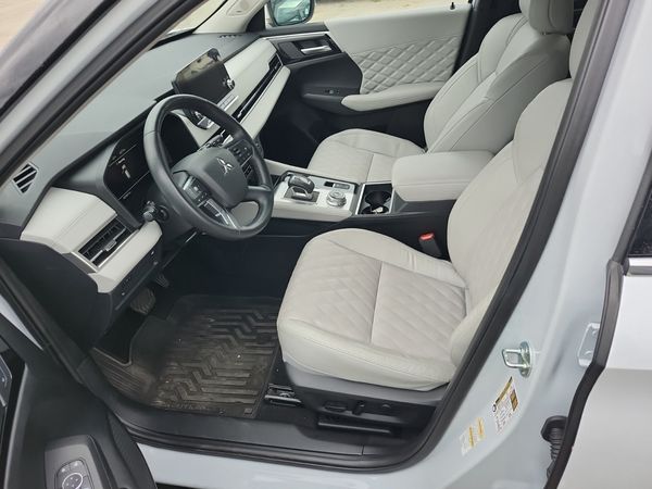 2024 Mitsubishi Outlander GT SEL, GT SR