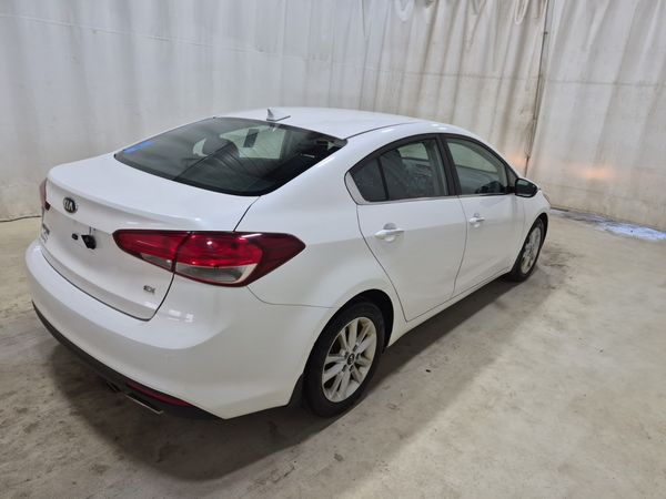 2017 Kia FORTE EX