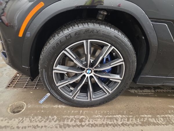2024 BMW X6 XDRIVE40I