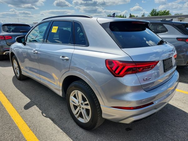 2022 Audi Q3 KOMFORT quattro Premium
