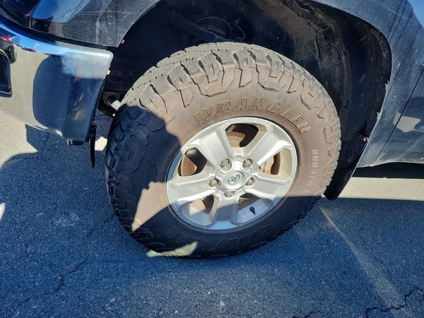 2021 Toyota Tundra 4x4 Double Cab Crew Cab Std Bed SR5 grade