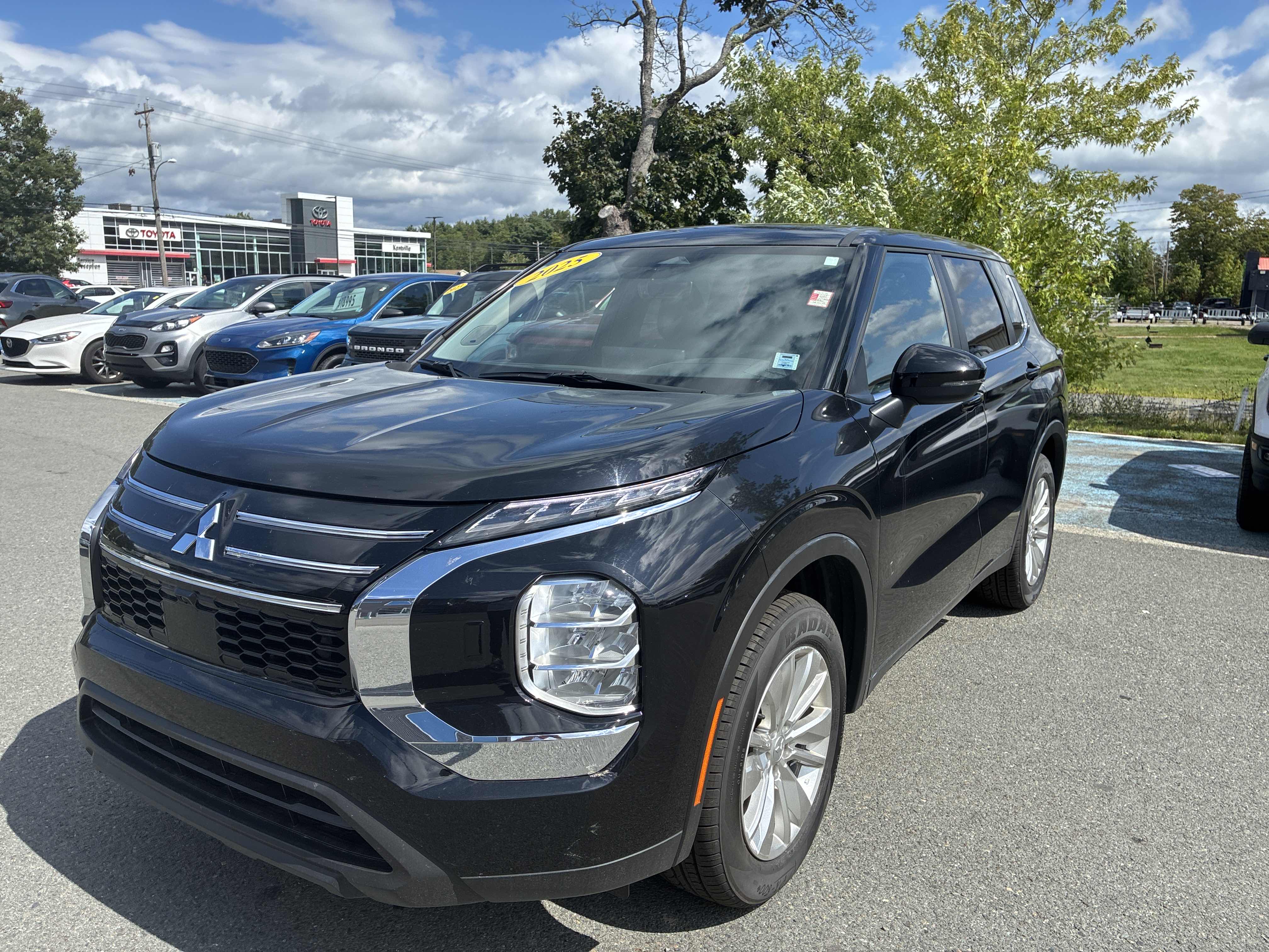Mitsubishi Outlander ES