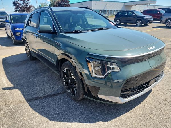 2023 Kia NIRO EV LIMITED Wave