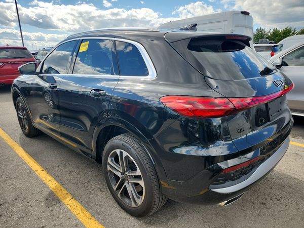 2025 Audi Q5 PROGRESSIV quattro Premium Plus