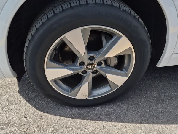 2024 Audi Q5 KOMFORT quattro Premium