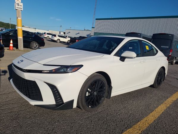 2026 Toyota Camry SE HYBRID