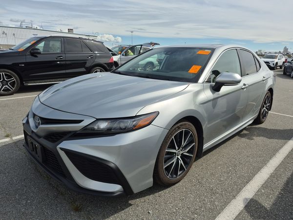 2021 Toyota Camry HYBRID SE