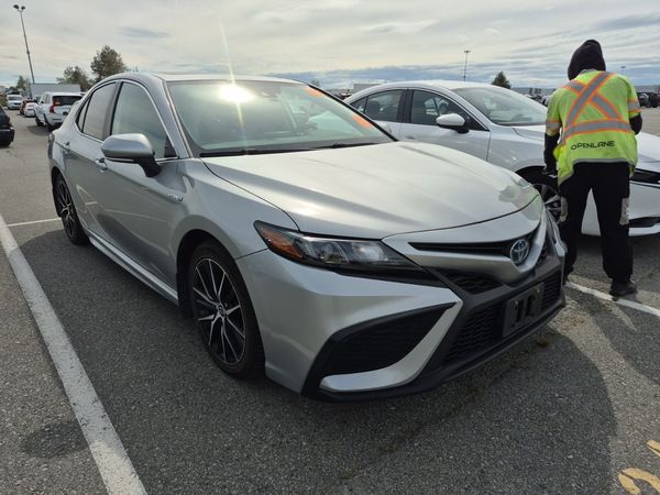 2021 Toyota Camry HYBRID SE