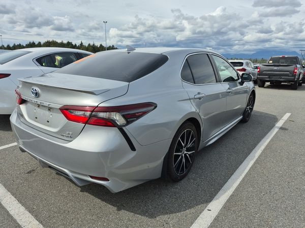 2021 Toyota Camry HYBRID SE