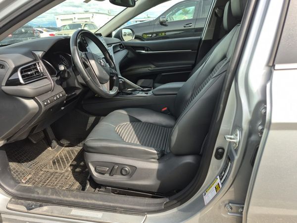 2021 Toyota Camry HYBRID SE
