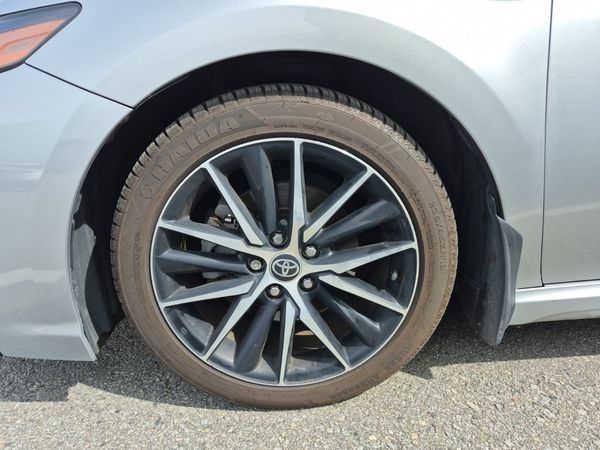 2021 Toyota Camry HYBRID SE