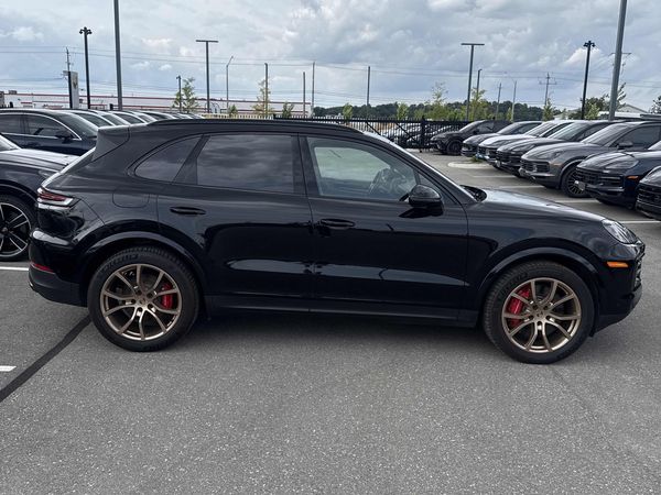 2024 Porsche Cayenne S