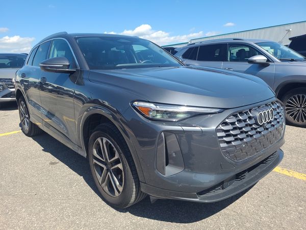 2025 Audi Q5 PROGRESSIV quattro Premium Plus