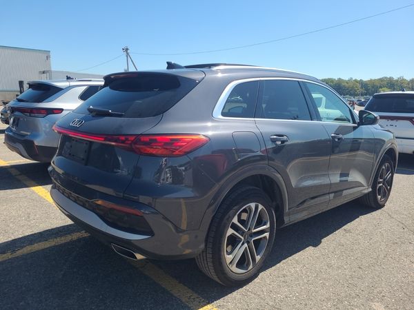 2025 Audi Q5 PROGRESSIV quattro Premium Plus