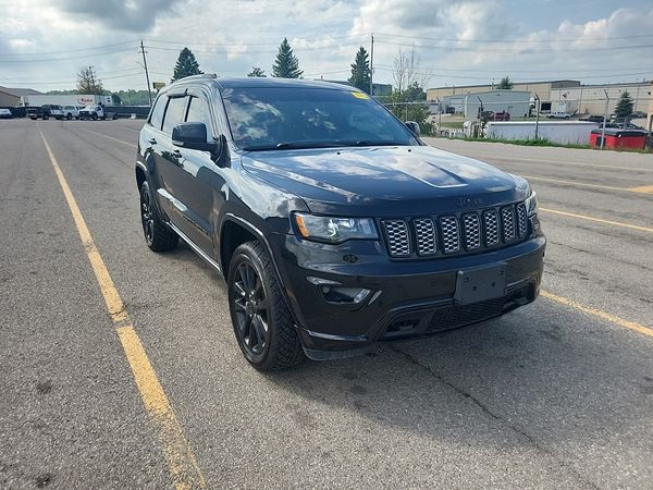 2019 Jeep Grand Cherokee 4x4 Altitude Laredo