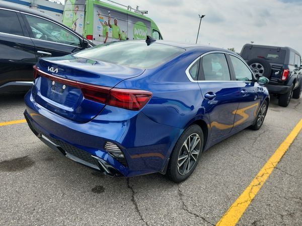 2024 Kia FORTE EX