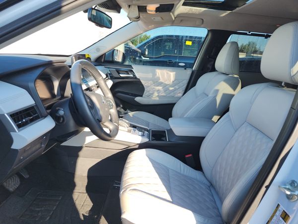 2024 Mitsubishi Outlander GT SEL, GT SR