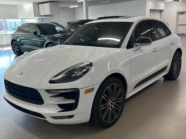 2021 Porsche MACAN Base