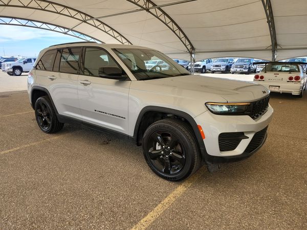 2024 Jeep Grand Cherokee ALTITUDE Laredo