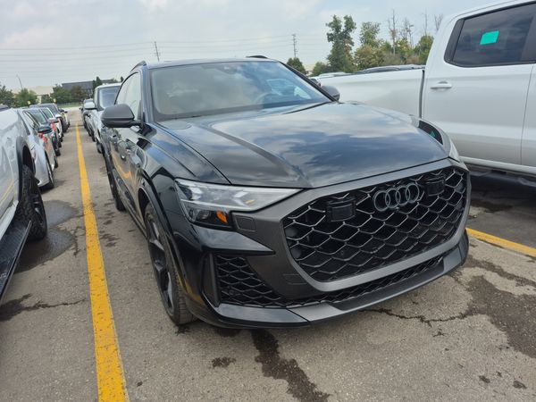 2025 Audi RS Q8 PERFORMANCE