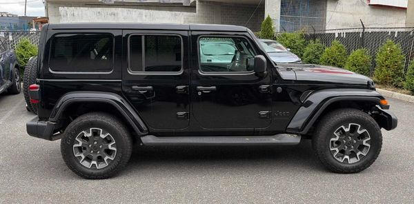 2025 Jeep Wrangler SAHARA