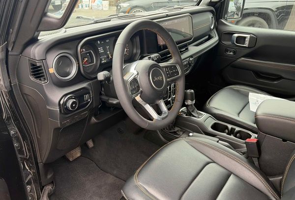 2025 Jeep Wrangler SAHARA