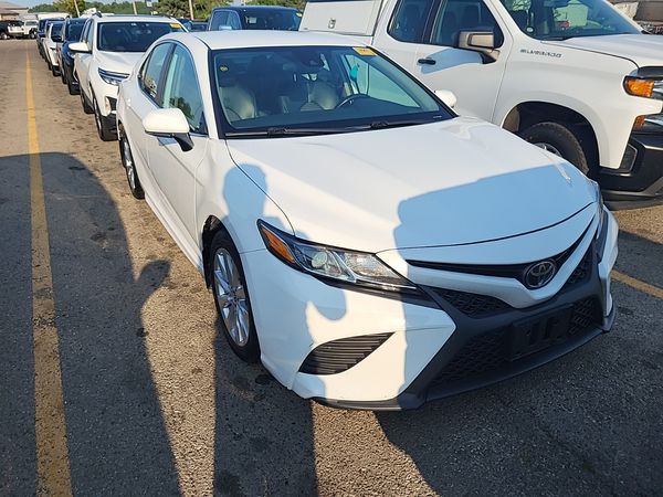 2020 Toyota Camry Auto Se
