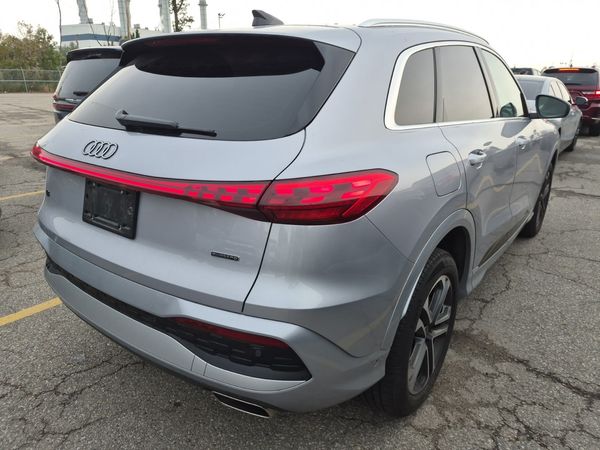 2025 Audi Q5 PROGRESSIV quattro Premium Plus