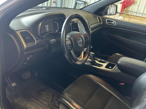 2021 Jeep Grand Cherokee Altitude Laredo