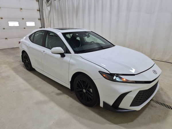 2026 Toyota Camry SE UPGRADE