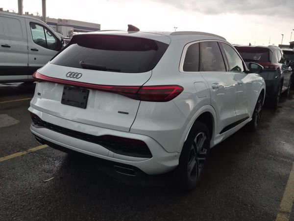2025 Audi Q5 quattro Premium