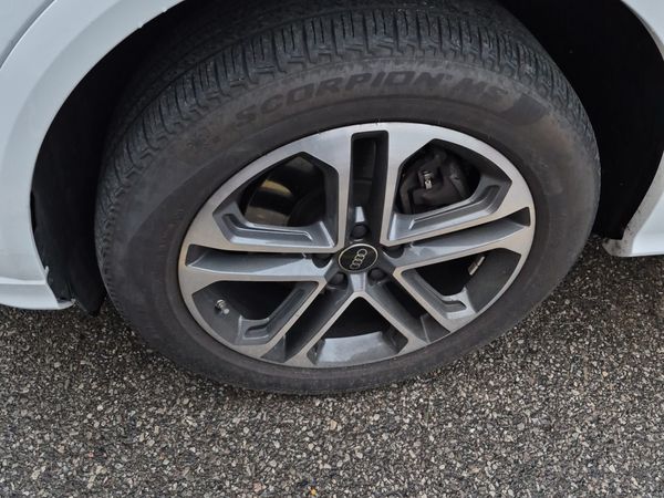 2025 Audi Q5 quattro Premium