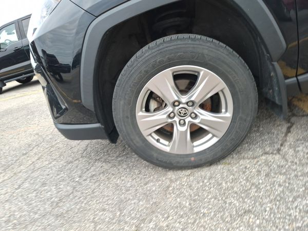 2023 Toyota Rav4 HYBRID LE XLE Premium