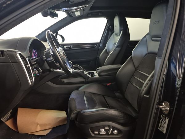 2021 Porsche Cayenne GTS