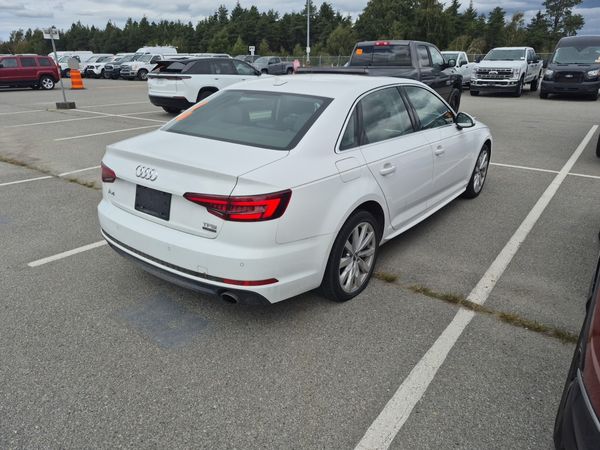 2018 Audi A4 SEDAN KOMFORT quattro Komfort