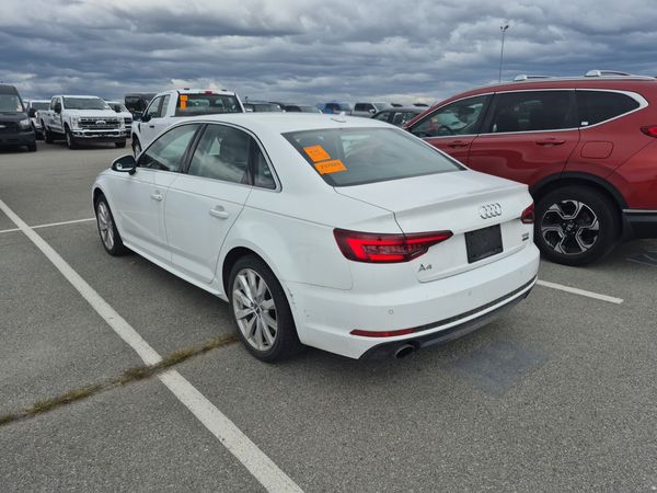 2018 Audi A4 SEDAN KOMFORT quattro Komfort