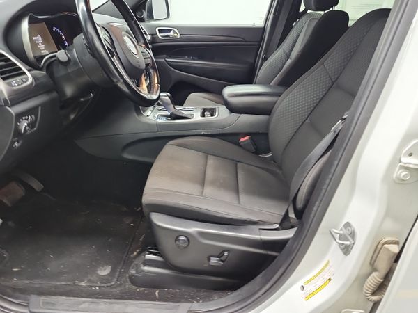 2020 Jeep Grand Cherokee 4x4 Laredo
