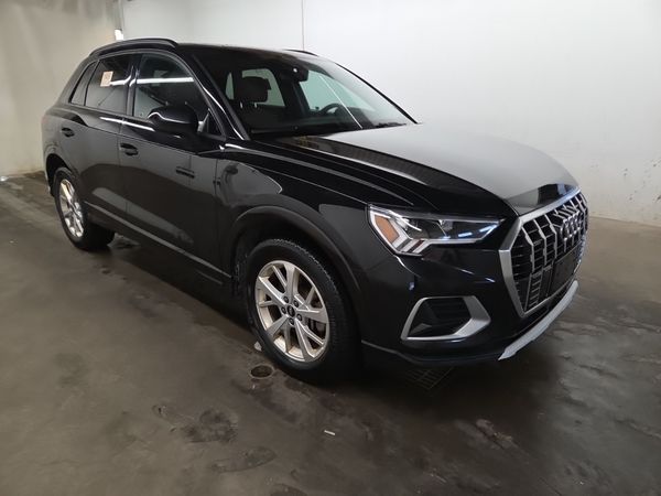 2023 Audi Q3 KOMFORT quattro Premium