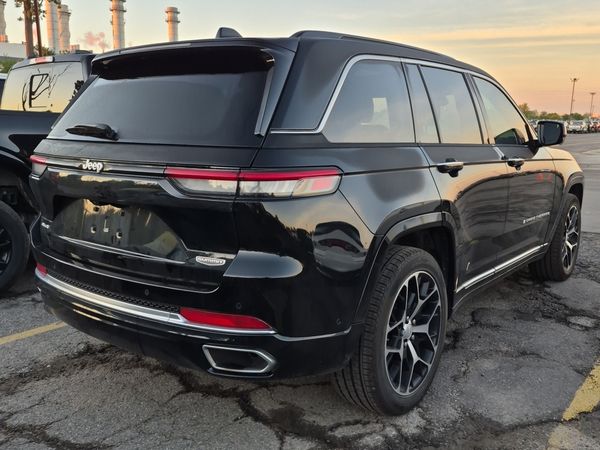 2025 Jeep Grand Cherokee SUMMIT RESERVE