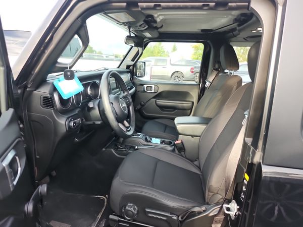 2022 Jeep Wrangler 4x4 Sport