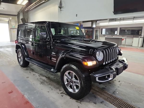 2021 Jeep Wrangler UNLIMITED SAHARA