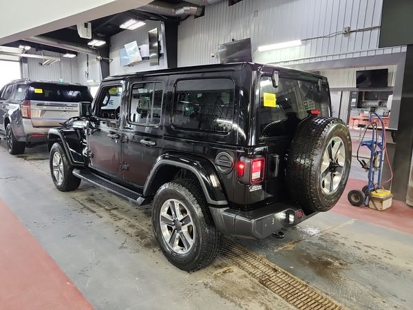 2021 Jeep Wrangler UNLIMITED SAHARA