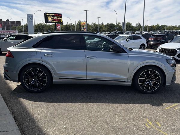 2023 Audi SQ8 quattro Premium Plus