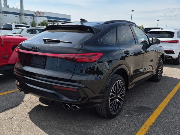 2025 Audi SQ5 Sportback PROGRESSIV quattro Premium Plus