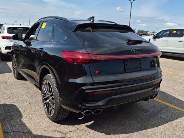 2025 Audi SQ5 Sportback PROGRESSIV quattro Premium Plus
