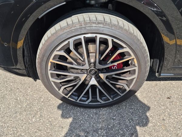 2025 Audi SQ5 Sportback PROGRESSIV quattro Premium Plus