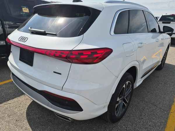 2025 Audi Q5 PROGRESSIV quattro Premium Plus
