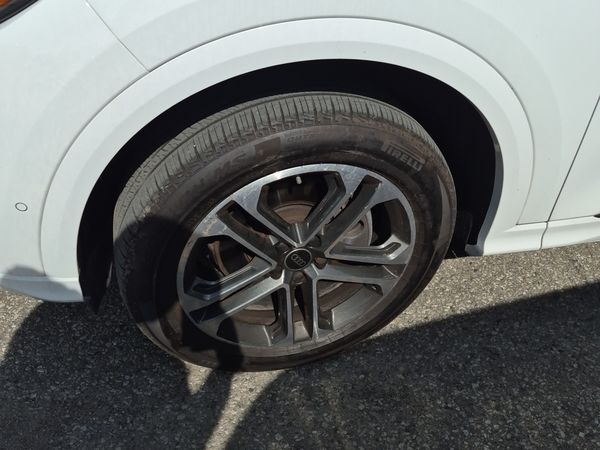 2025 Audi Q5 PROGRESSIV quattro Premium Plus