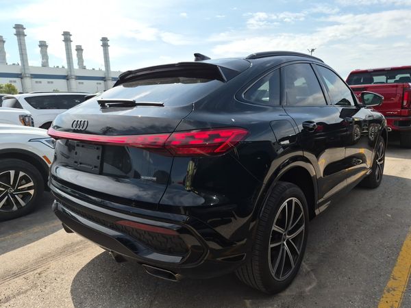 2025 Audi Q5 Sportback PROGRESSIV quattro Premium Plus